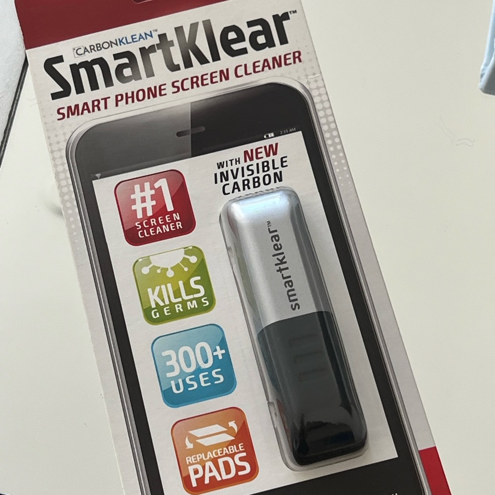 Smartphone screen cleaner
